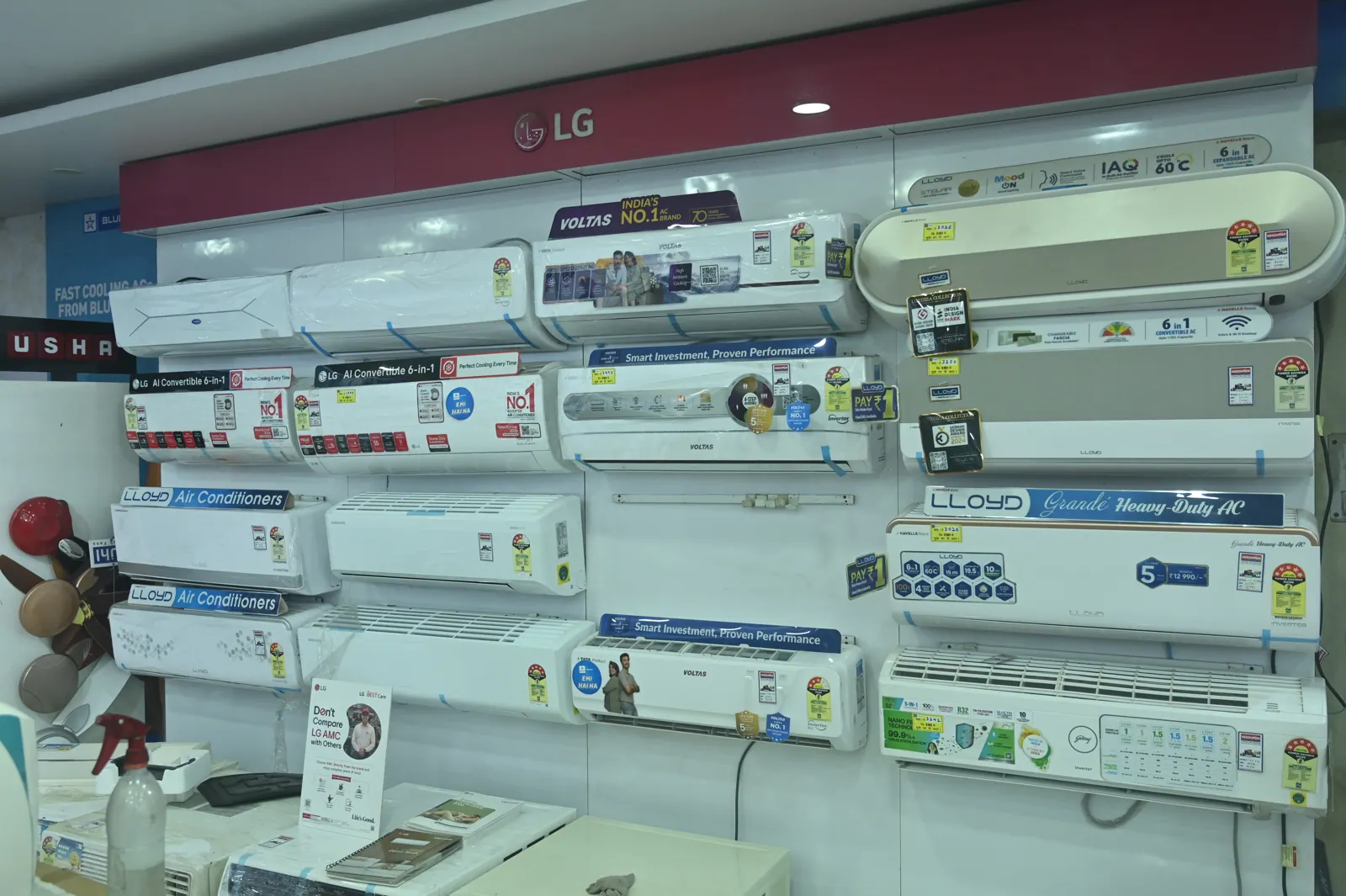 Air Conditioners displayed at Vardhman Electronics Mango