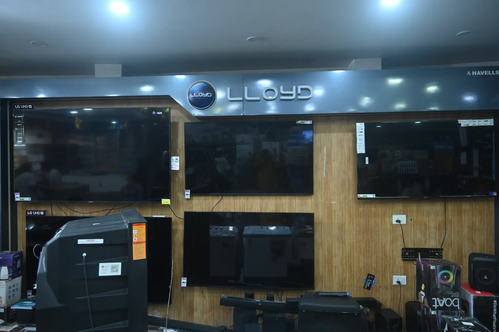 Smart TVs displayed at Vardhman Electronics Mango
