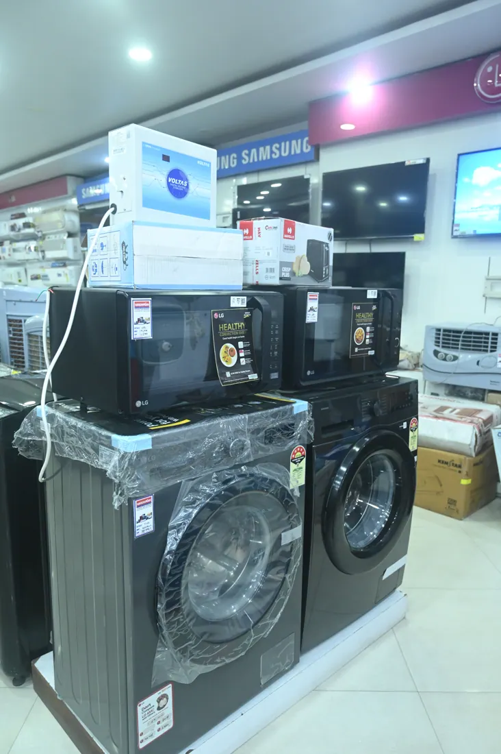 Washing Machines displayed at Vardhman Electronics Mango